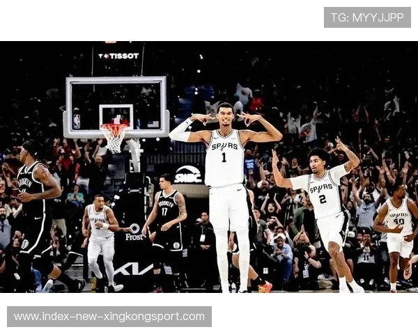 马刺121-117拿下强心针！一战看清这支青年军的韧性