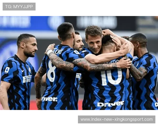 那不勒斯外线穿插形成致命威胁