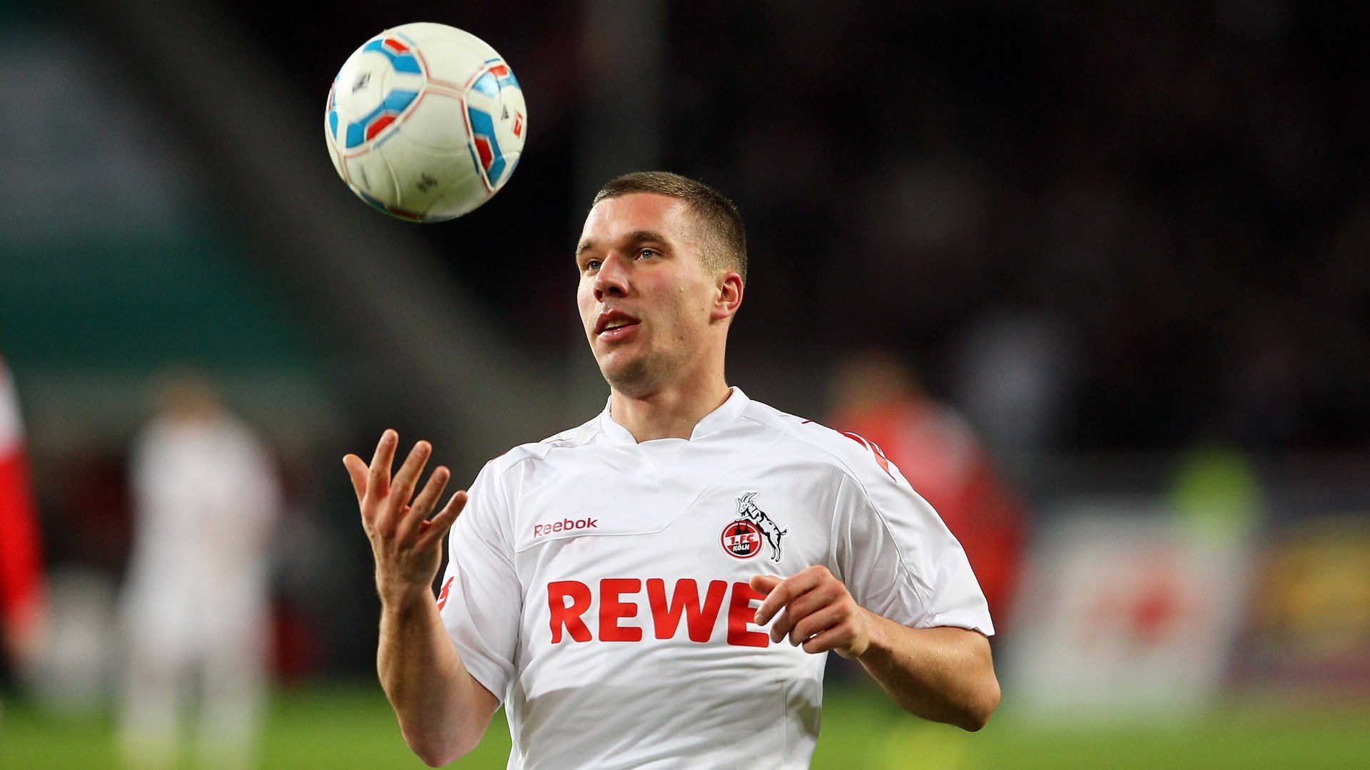 国际青少年网球集训赛 小球员在红土场完成首次正式对抗